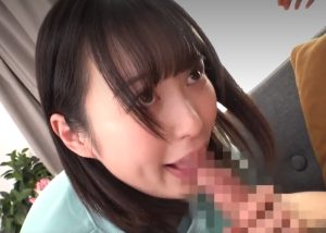 ウブで可愛い素人女子大生が童貞チンポをフェラ抜き！